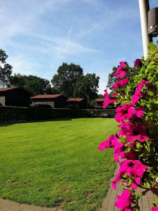 Отель De Eikensingel Uddel Экстерьер фото